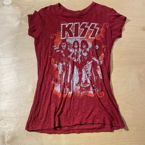 KISS Graphic Red T-Shirt on Pimatee Tag XL (IQ)